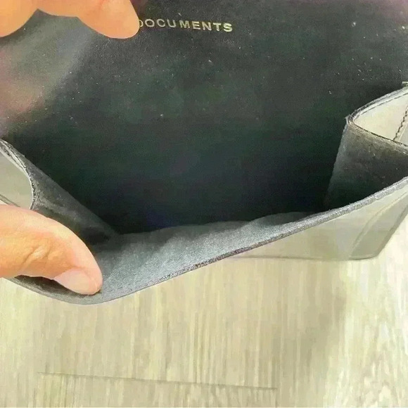 NUOVO  CAPICA BLVK LEATHER MESSENGER CROSSBODY BAG - Picture 8 of 16